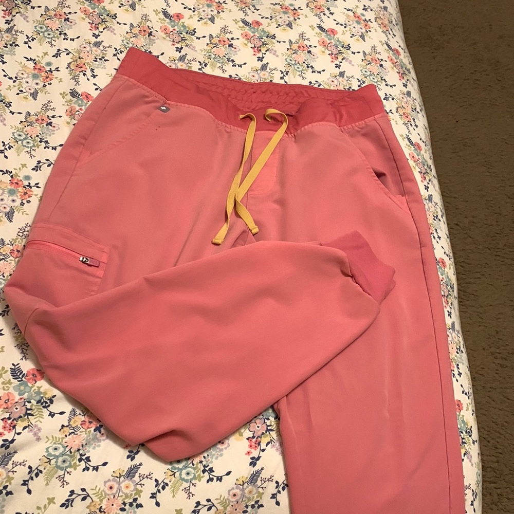 Size Medium Neon Pink Figs Zamora Joggers
